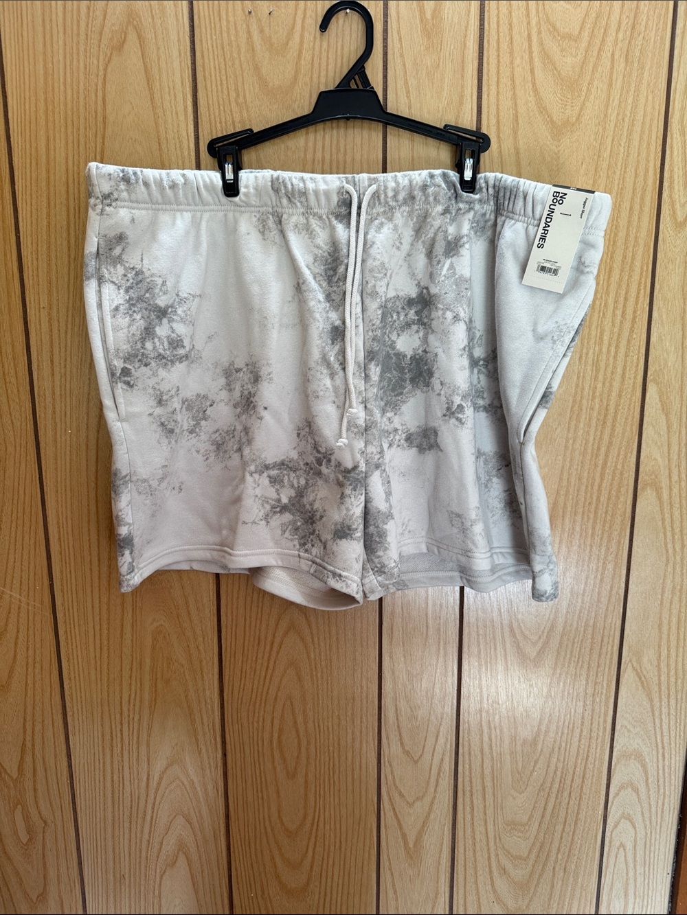 No Boundaries White & Gray Marble Tie-Dye Athletic Shorts